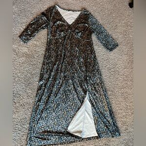 Bloomchic elegant Black & floral velvet dress